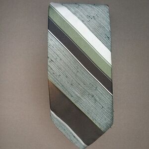 Vintage BRITTANIA Mens Tie 100% Polyester Gray, Brown, White, Green